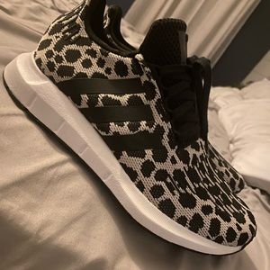 Cheetah Print Adidias